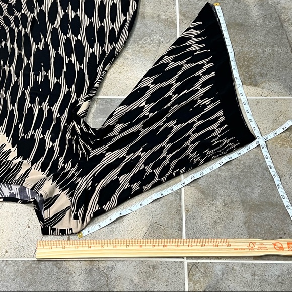 Bisou Bisou Sheath Dress Bell Sleeve Black/Brown - Picture 7 of 9